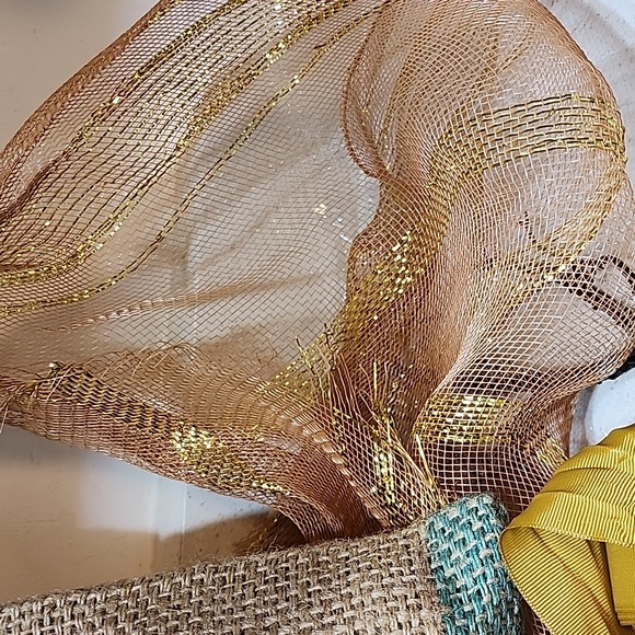 Craft bundle, Black Twigs, burlap bag, burlap square, golden ribbon, golden mesh - Picture 6 of 6